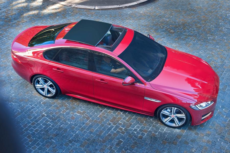  Jaguar XF R-Sport 2016 года  (AU) (фото 8 из 26)